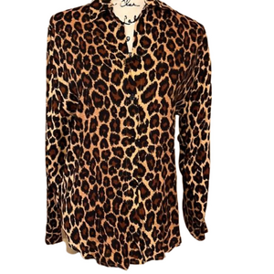 Incognito leopard print button-down blouse Size 5/6